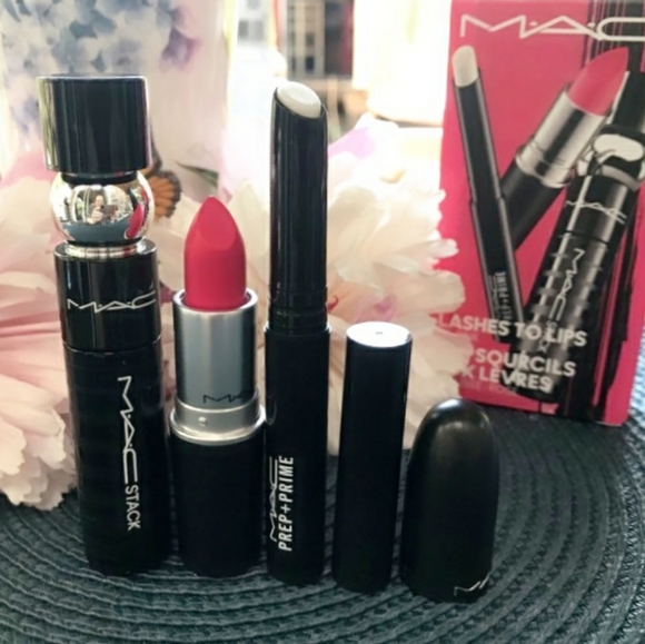 MAC Lashes To Lips Kit: Relentlessly Red Lipstick, Mini MacStack + *BNIB - Picture 3 of 16
